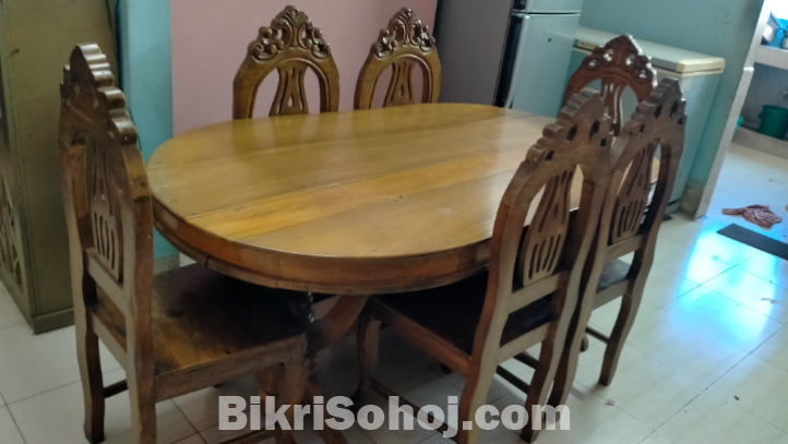 ৬ চেয়ারের কাঠের ডাইনিং টেবিল